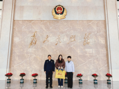 每份礼包含：儿童乳胶枕1个、婴儿四季被1床、婴