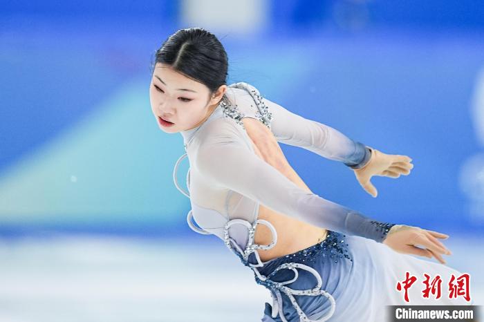 哈尔滨亚冬会遇上元宵节，冰雪与团圆交融的盛