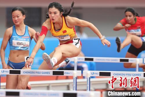 成都大运会生日惊喜：运动员收获跨文化祝福与