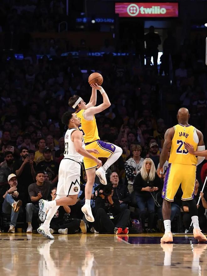 湖人加时险胜掘金重回西部第三 全员爆发彰显争