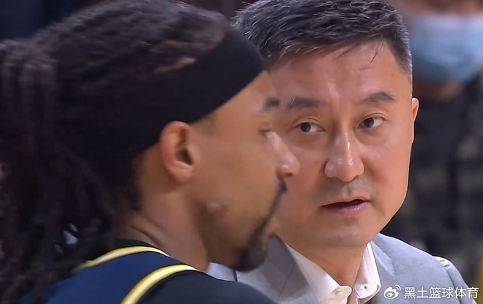 广东男篮主场迎战北京，阵容配置成关键对决